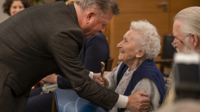 Die Malerin und Grafikerin Lieselotte Finke-Poser erhielt am 15.10.2022 den Radebeuler Kunstpreis